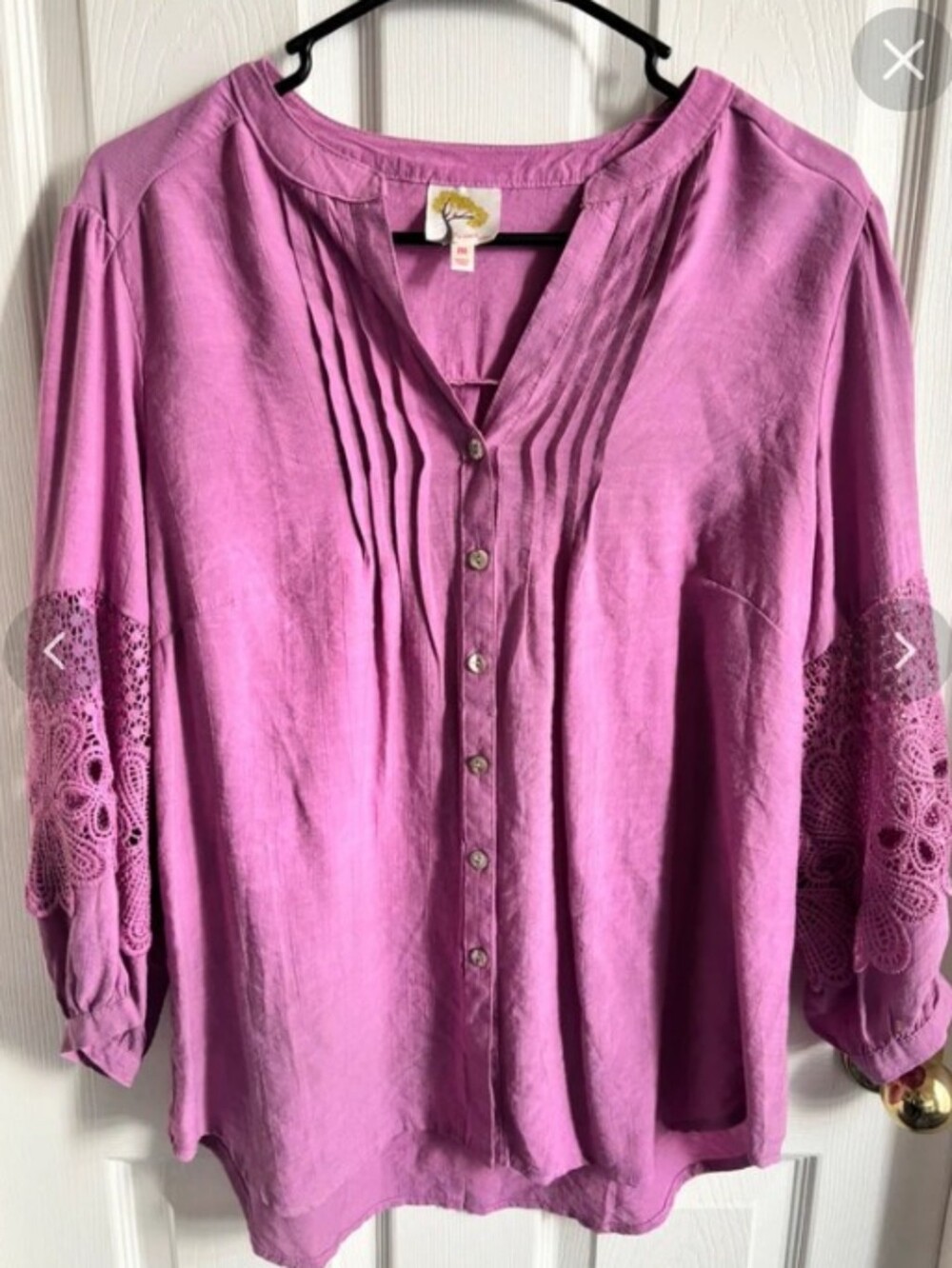 Fig and flower Sz Med Lavender-Pink Eyelet Lace Crochet Sleeve Blouse